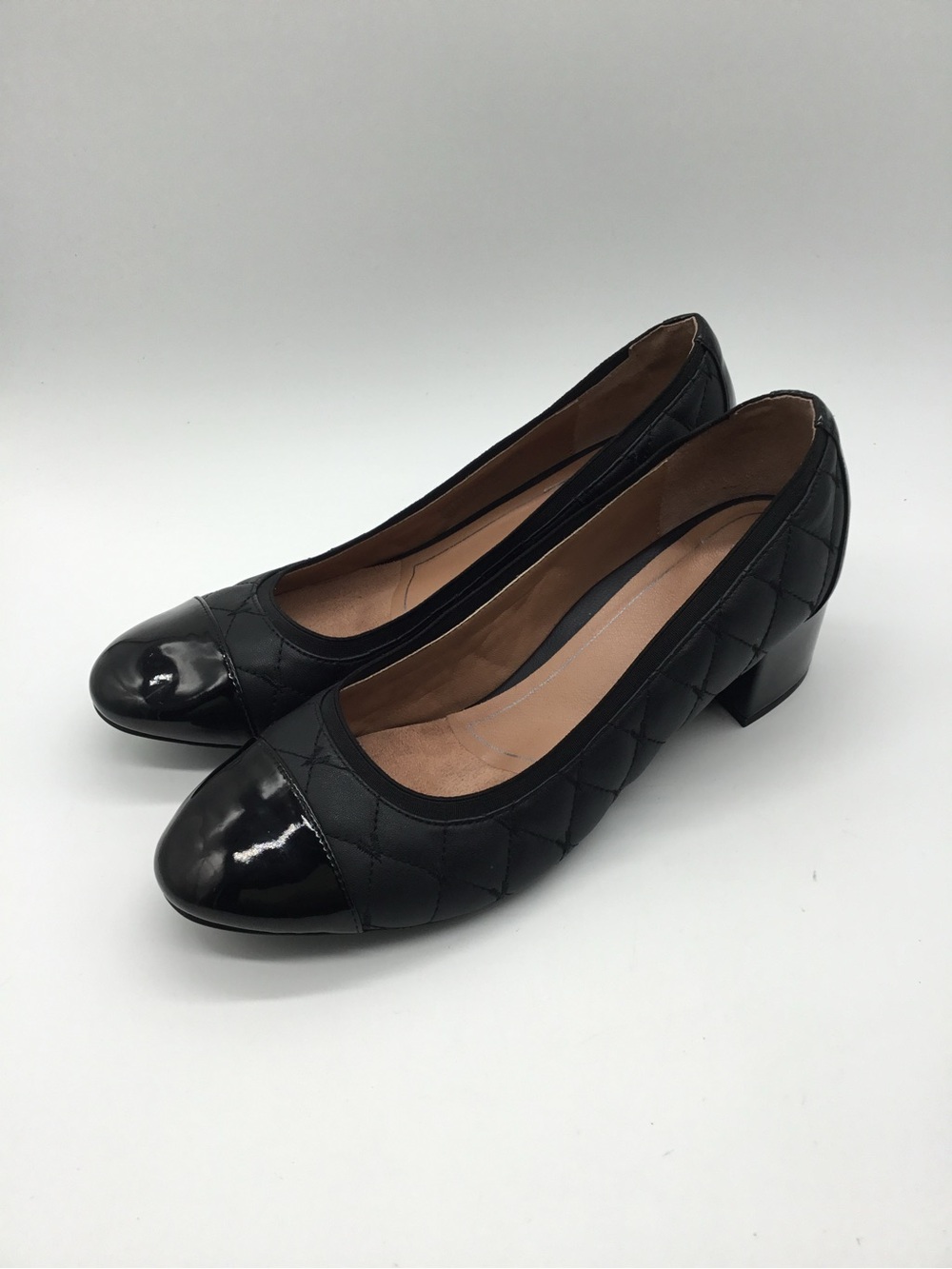 Vionic Black Leather Quilted Block Heel Size 11